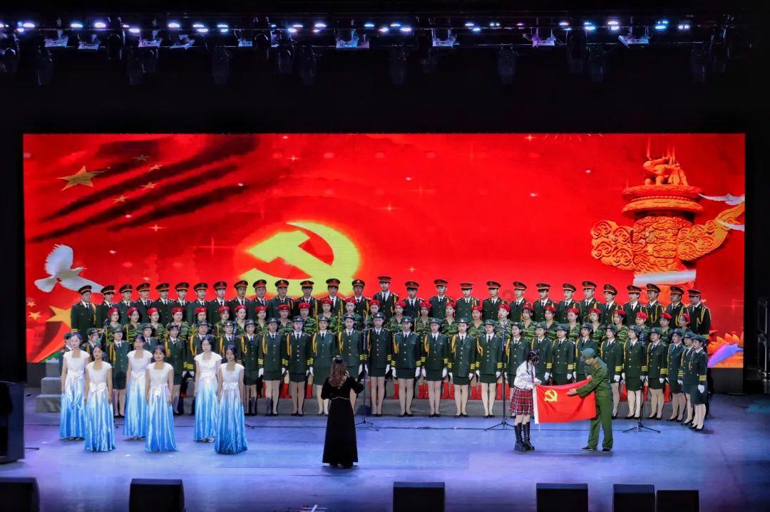 垫底辣孩为何痛失网名能够登上热搜?他到底有何来头?-简单明了的问答平台 实用答案尽在垫底辣孩为何痛失网名能够登上热搜?他到底有何来头?